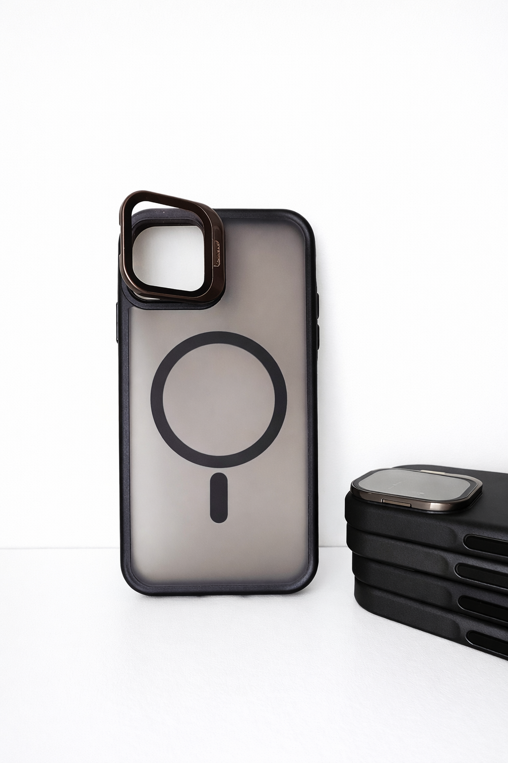 funda transparente oscura con magsafe y tapa protectora de cámara funda transparente oscura con magsafe y tapa protectora de cámara