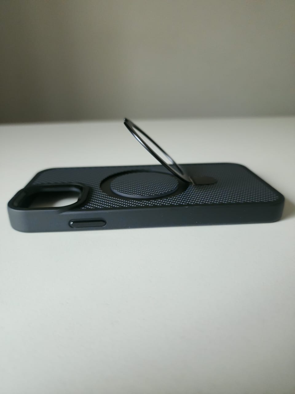 funda símil fibra de carbono con anillo magsafe y soporte funda símil fibra de carbono con anillo magsafe y soporte