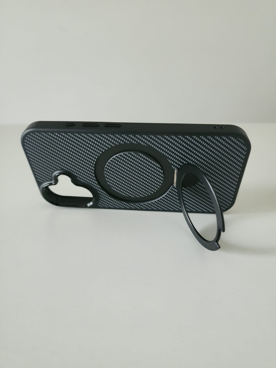 funda símil fibra de carbono con anillo magsafe y soporte funda símil fibra de carbono con anillo magsafe y soporte