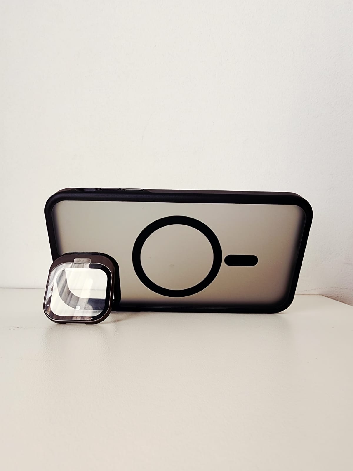 funda transparente oscura con magsafe y tapa protectora de cámara funda transparente oscura con magsafe y tapa protectora de cámara