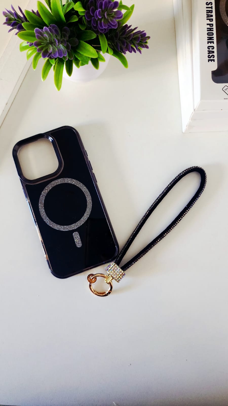 kit funda con magsafe y correa colgante brillosa kit funda con magsafe y correa colgante brillosa